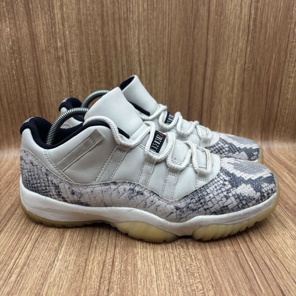Air Jordan 11 Retro Low‎ Light Bone Snakeskin Men’s Size 9.5 CD6846-002 Sneaker